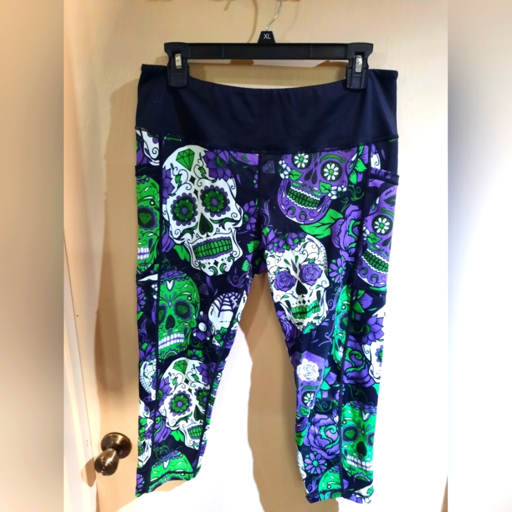 CVG XL chaos capri skulls